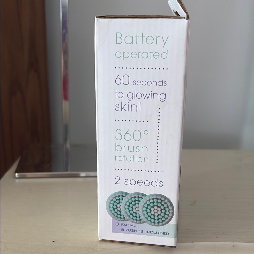 Conair True Glow Facial Brush - Picture 4 of 4